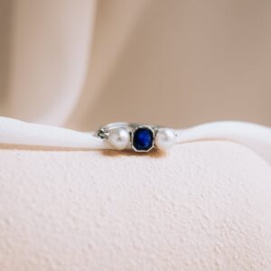 S1692 - antique three-stone ring