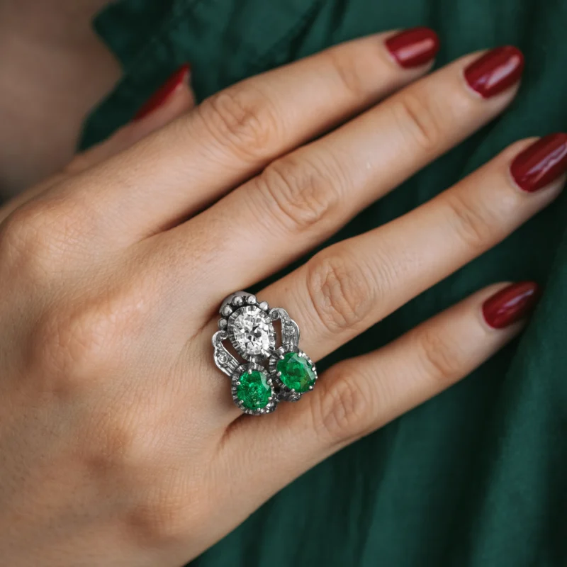Alternative view of S3909 - Sortija diamante y esmeraldas