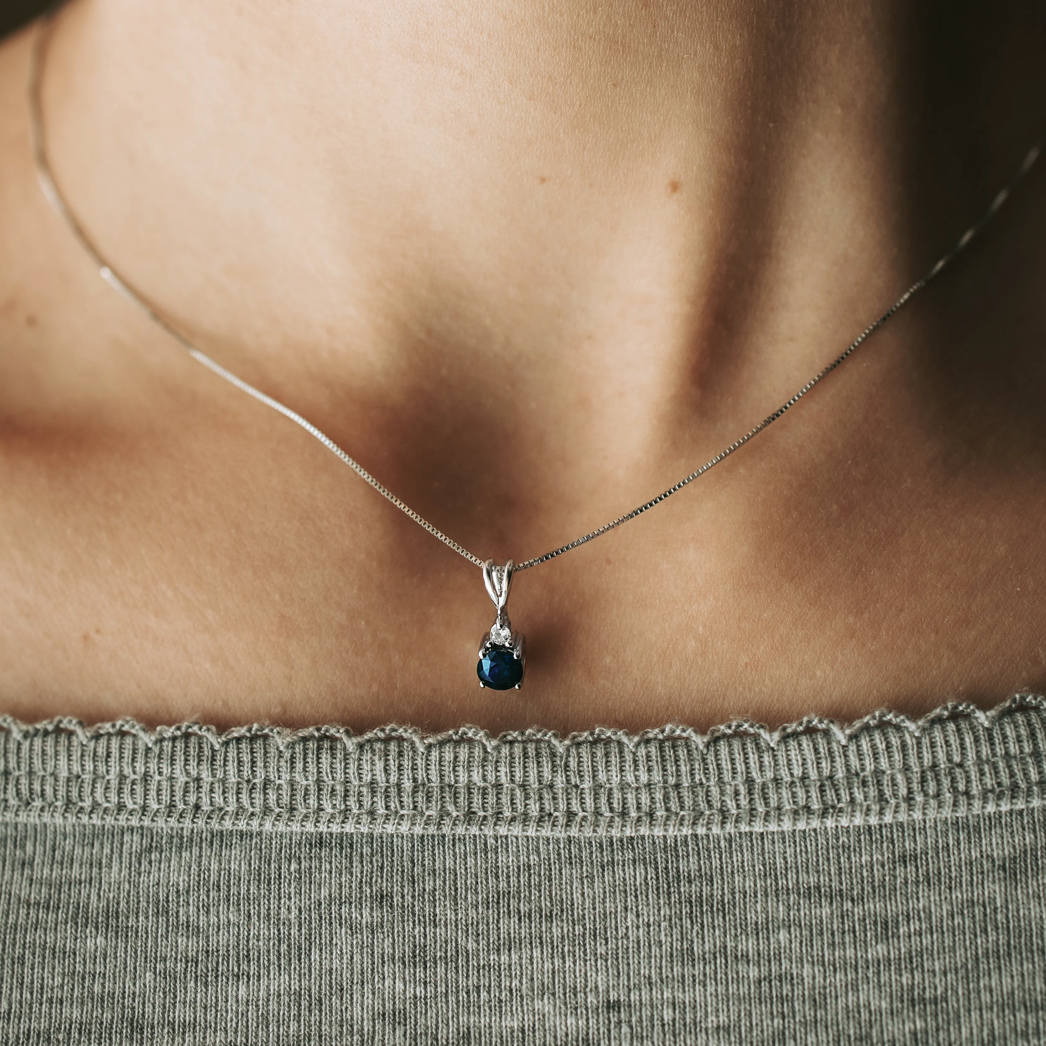 C6056 - Colgante zafiro y diamante