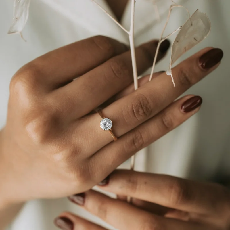 Alternative view of S5560 - Solitario antiguo