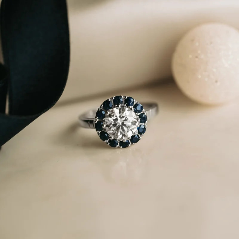 S6009 - Gran solitario y zafiros