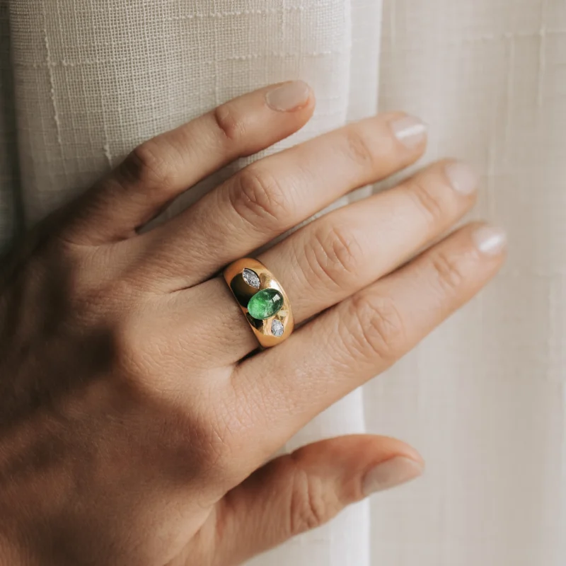 Alternative view of S6601 - Tresillo esmeralda y diamantes