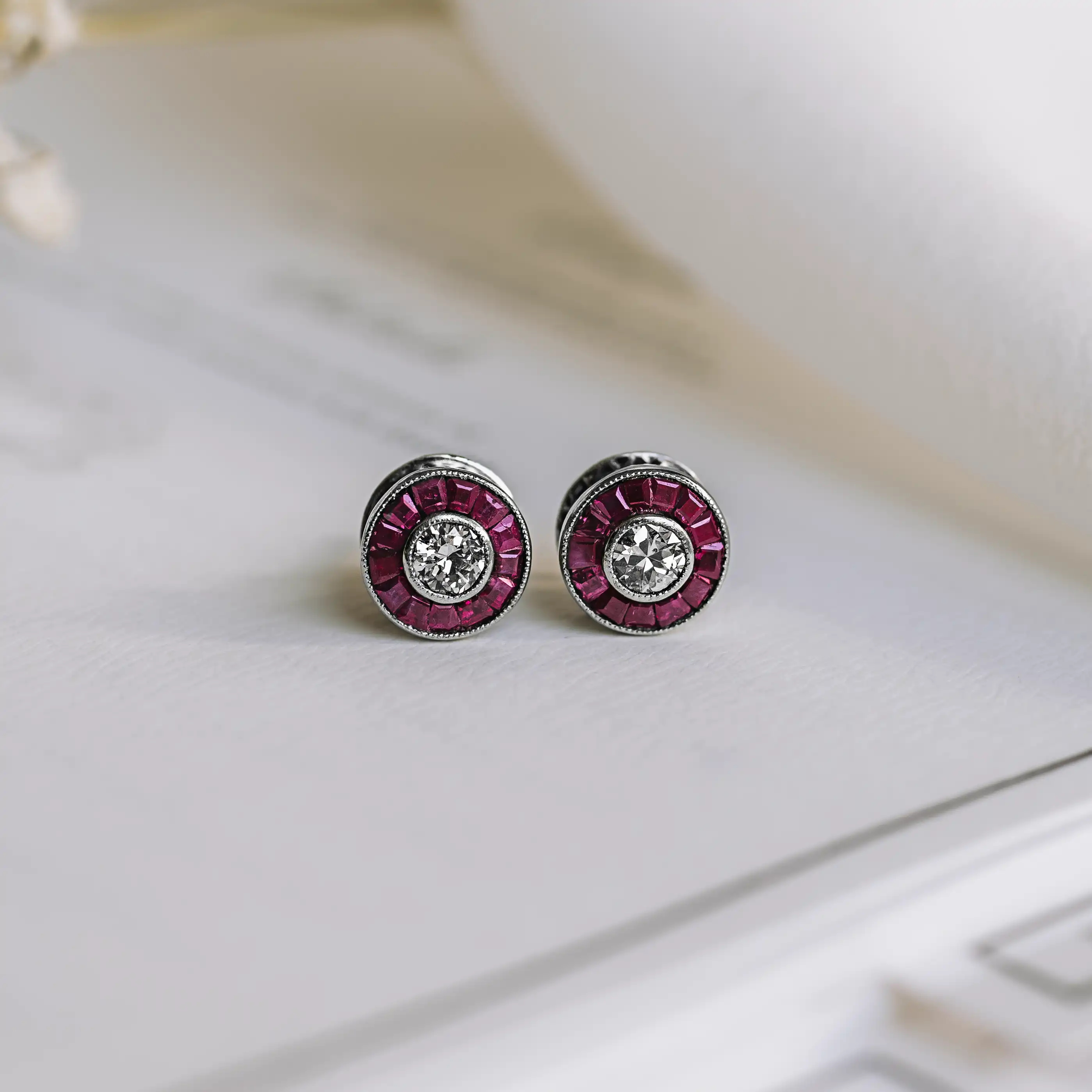 P6944 - Pendientes ojos de perdíz rubíes 1 P6944 - Pendientes ojos de perdíz rubíes