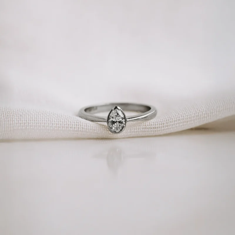 S6566 - Solitario vintage pera