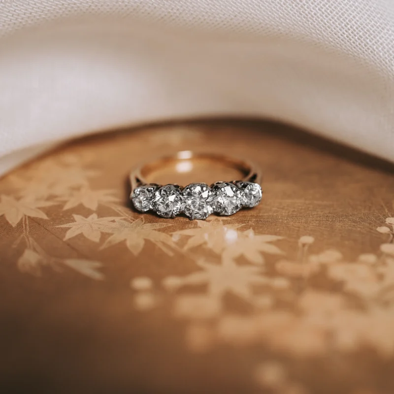 S6856 - Cinquillo antiguo