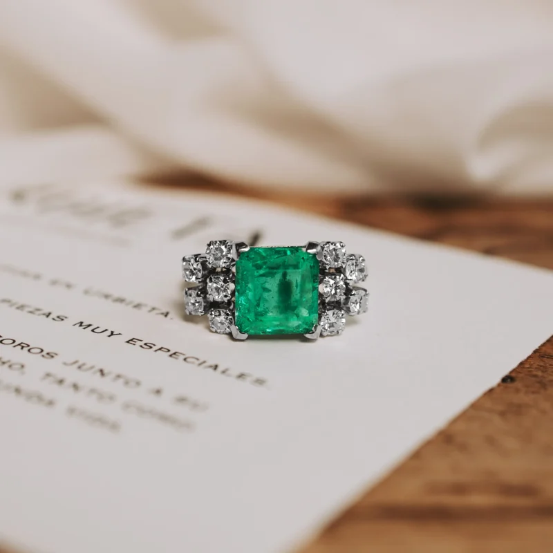 S6930 - Sortija esmeralda colombiana