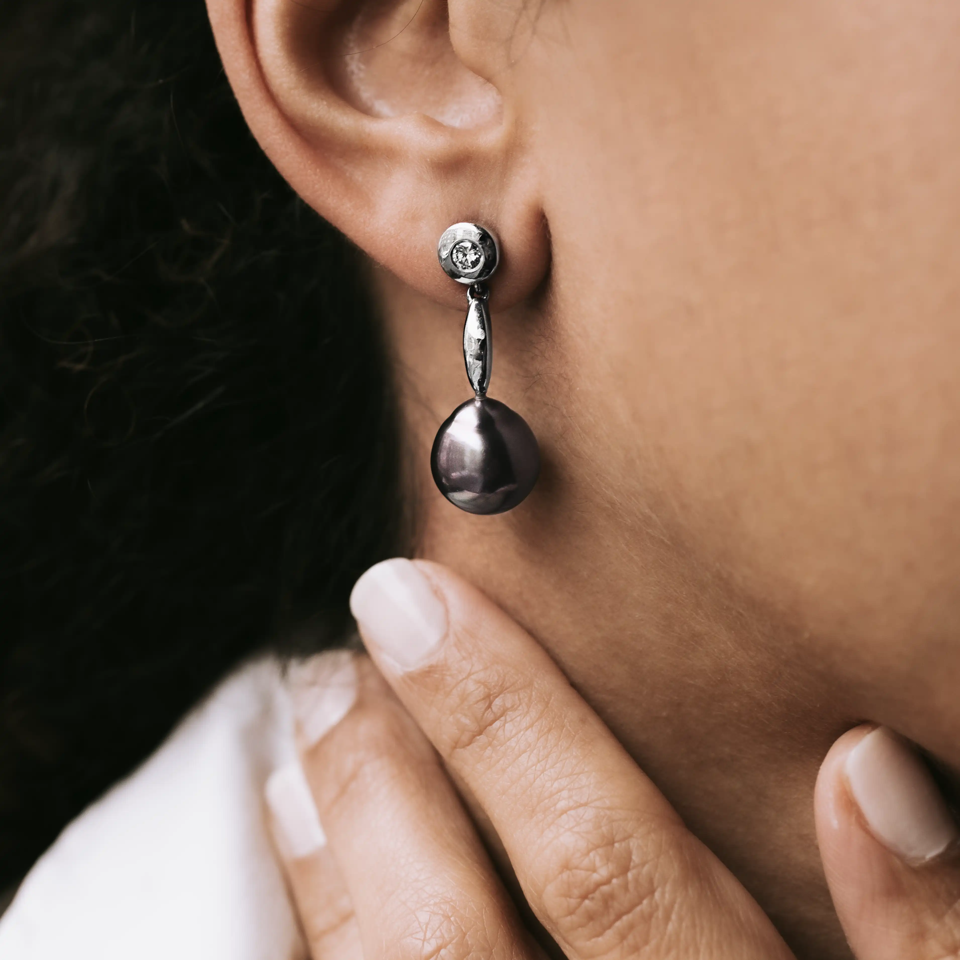 P6844 - Pendientes perlas de Tahití - Imagen 2