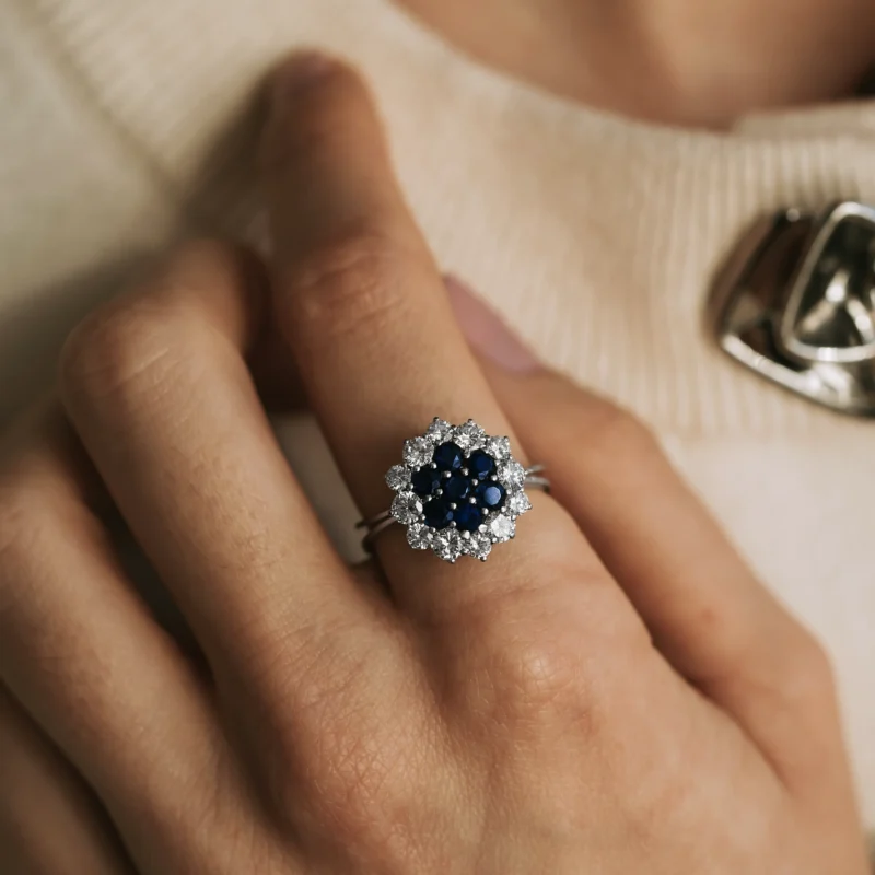 Alternative view of S7023 - Rosetón zafiros y diamantes