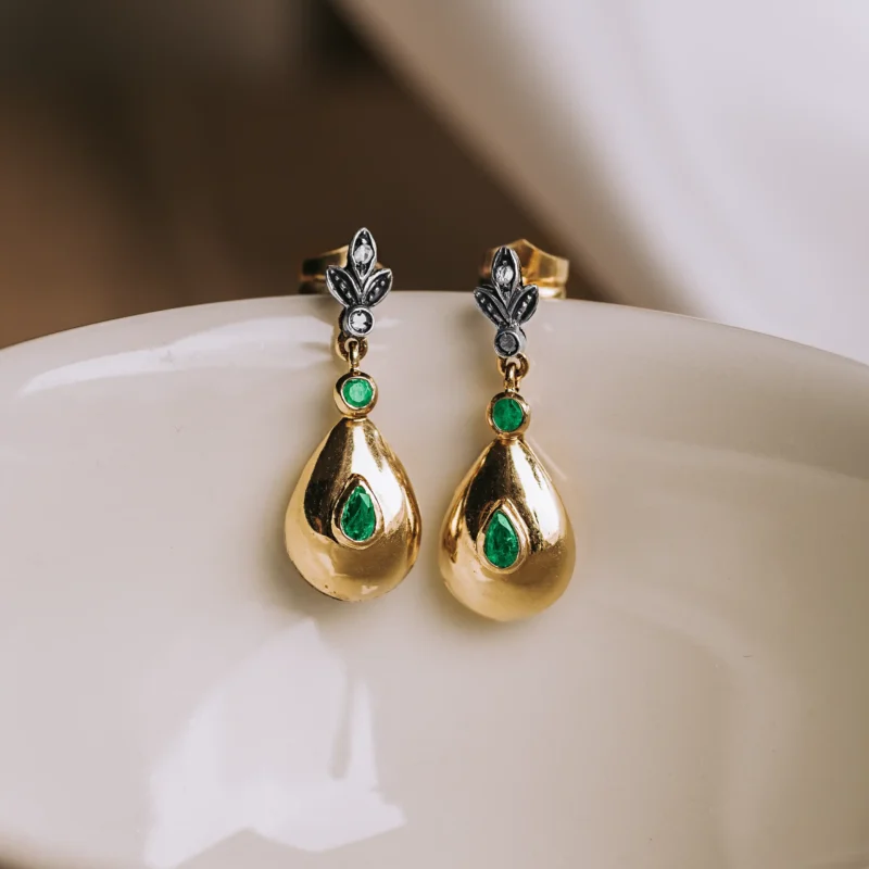 P7018 - Pendientes esmeraldas y diamantes