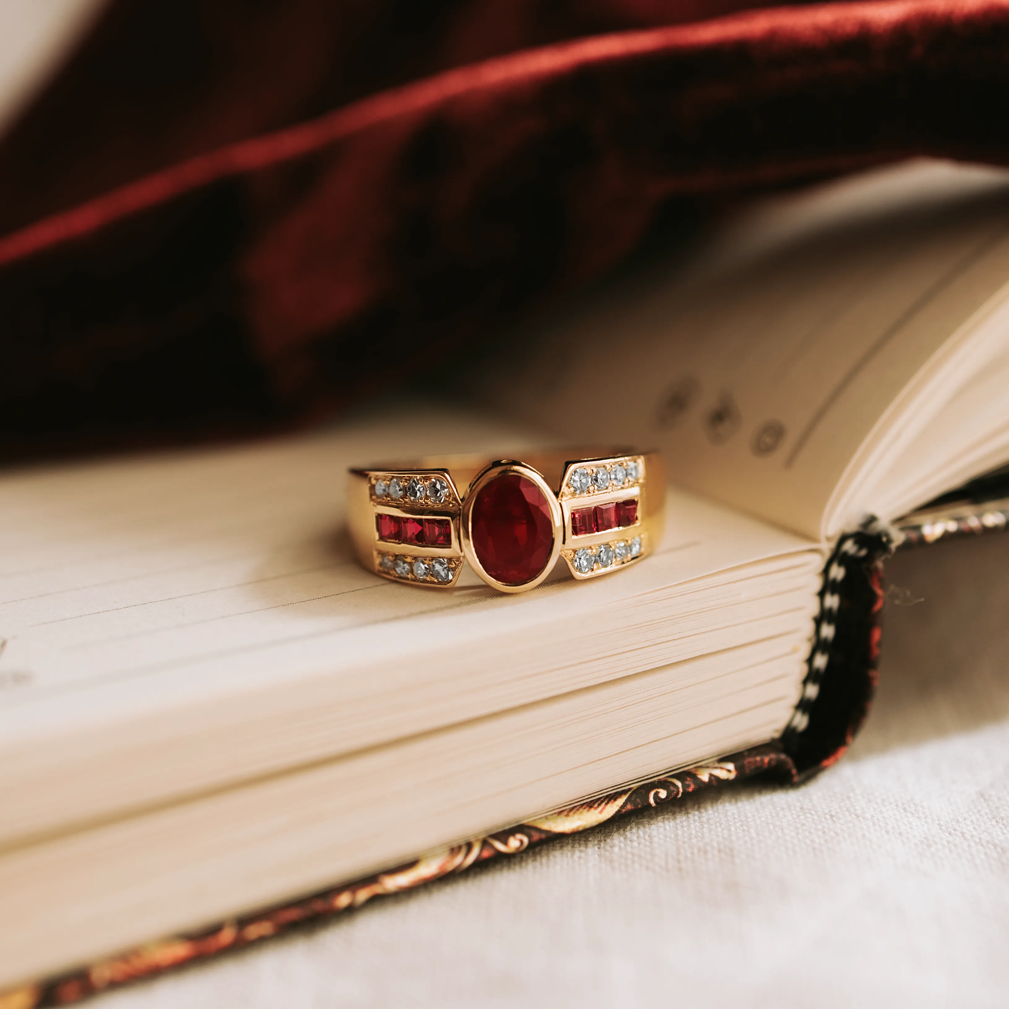 R0802 - Vintage Ruby ring Urbieta Originals 1 R0802 - Vintage Ruby ring Urbieta Originals