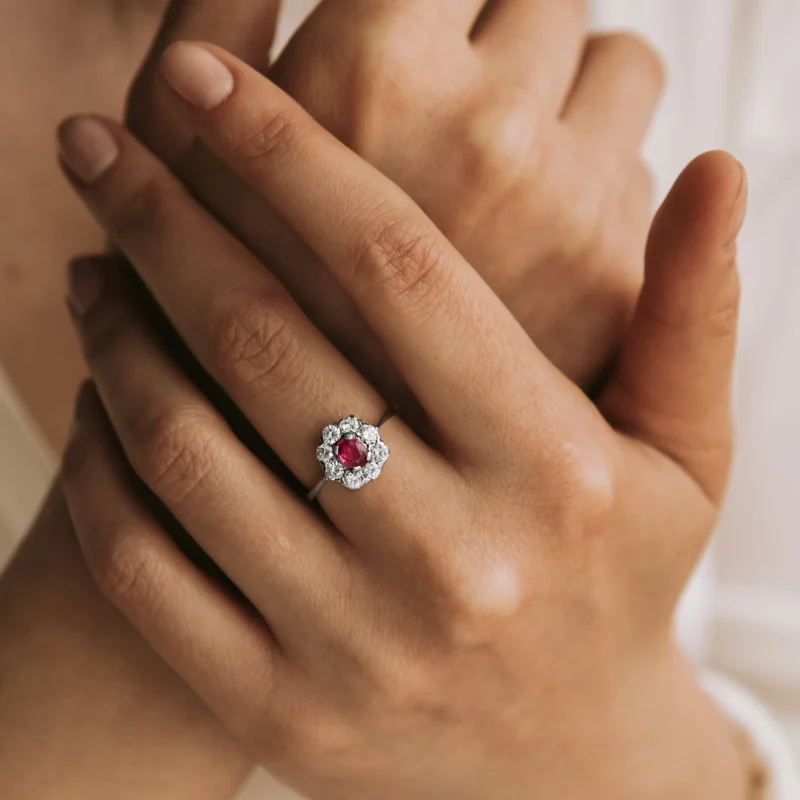 Alternative view of S7475 - Roseta rubí y diamantes
