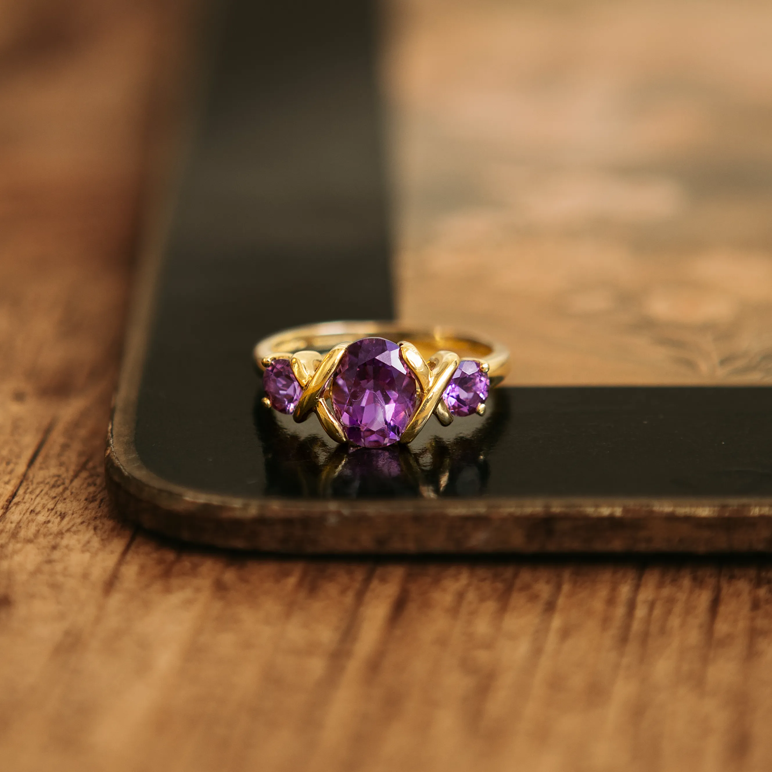 S7471 - Vintage amethyst three-stone ring 1 S7471 - Vintage amethyst three-stone ring