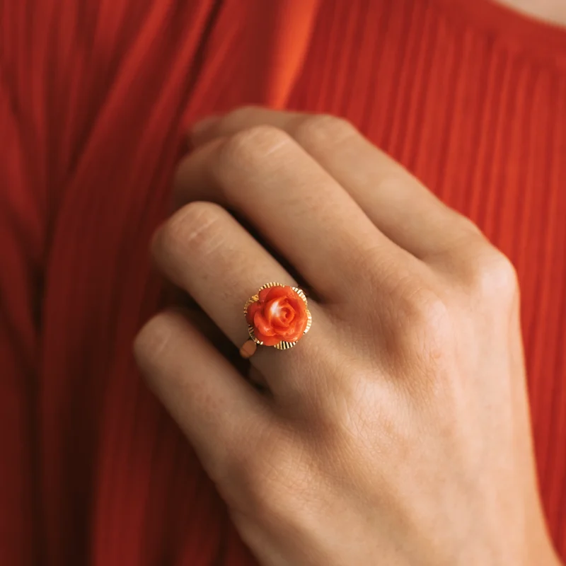 Alternative view of S7572 - Sortija coral flor