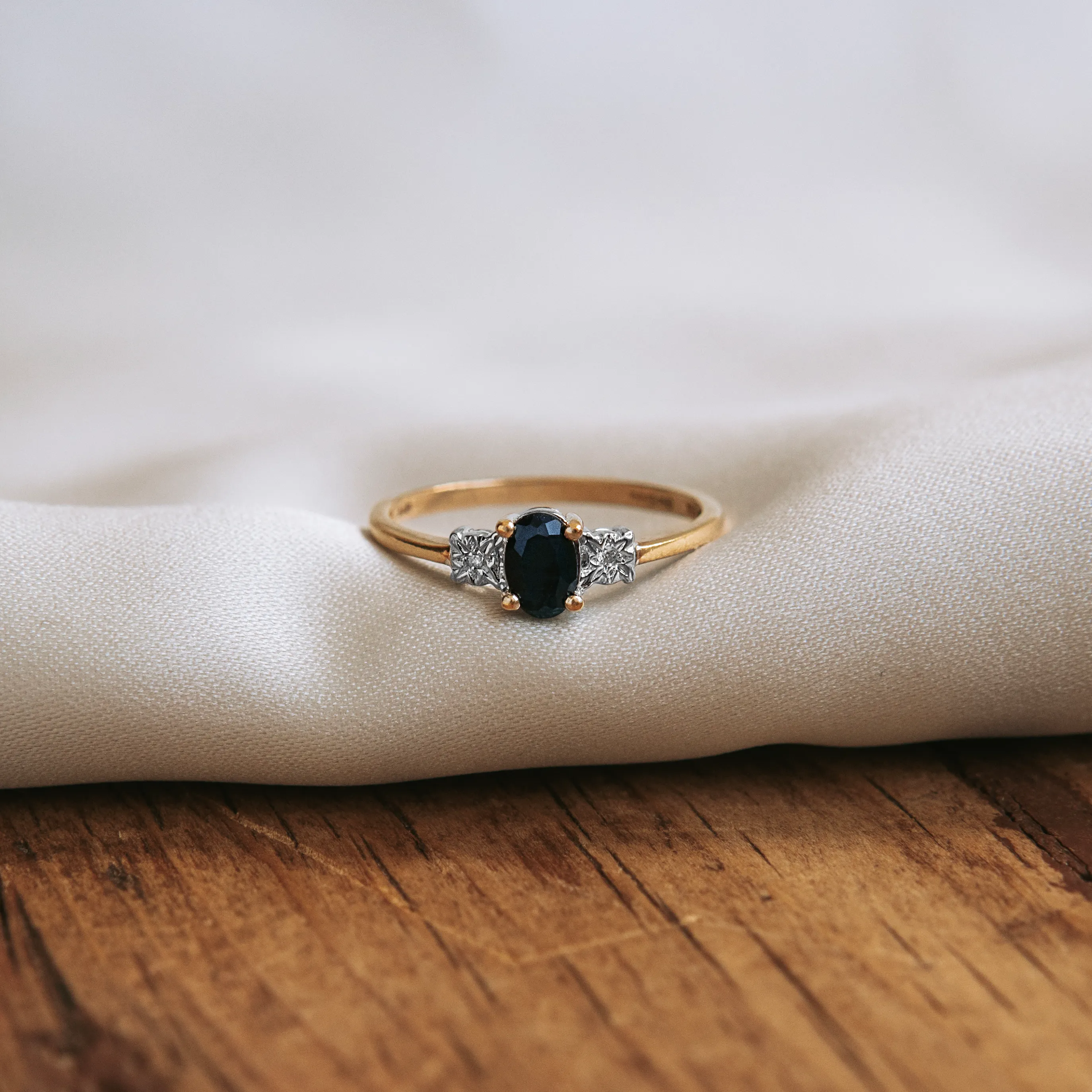 S7699 - Sapphire and diamond ring 1 S7699 - Sapphire and diamond ring
