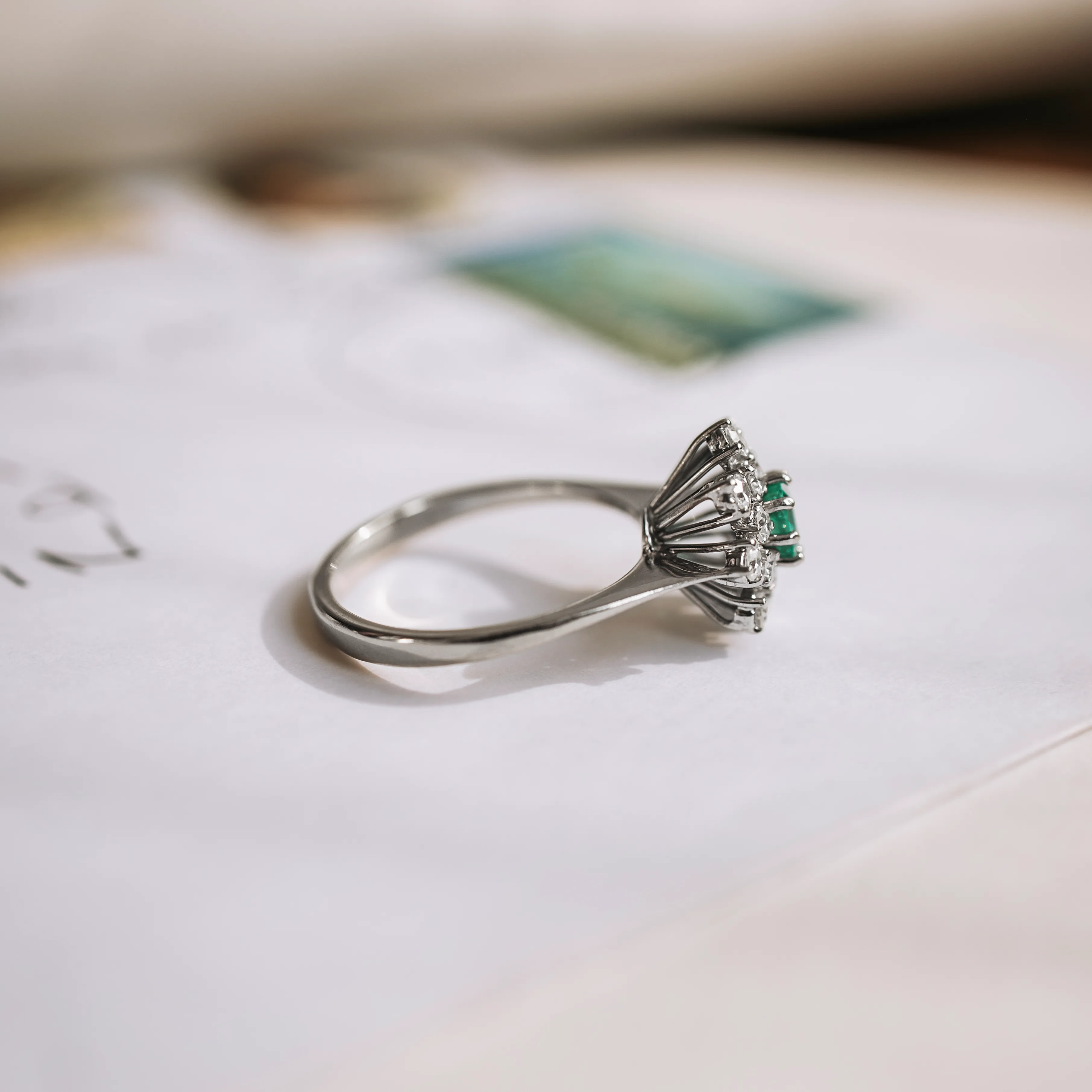 S7731 - Vintage Emerald Rosette ring 3 S7731 - Vintage Emerald Rosette ring - Image 3