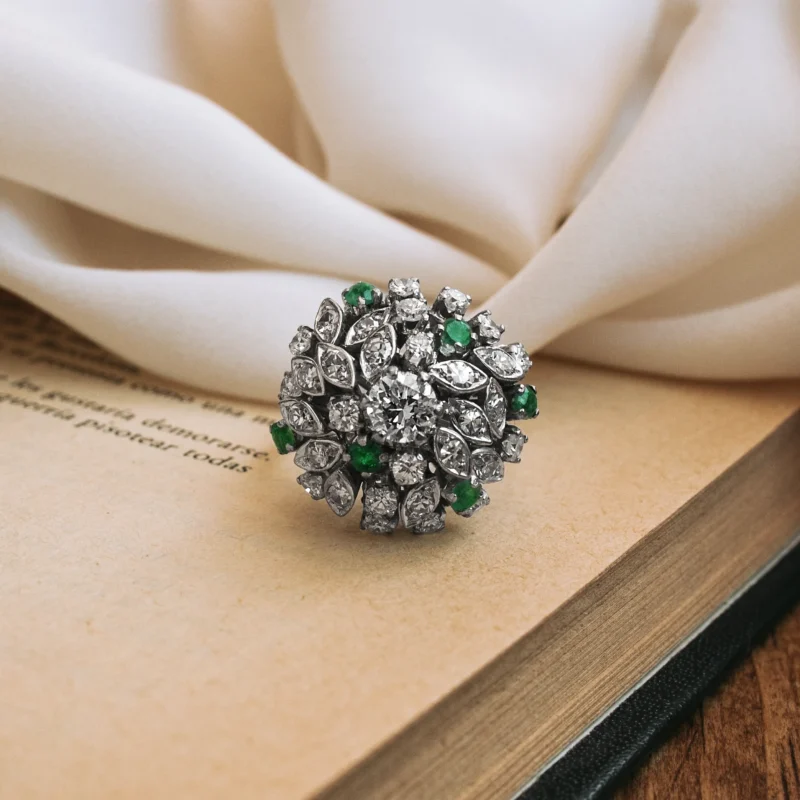 S7783 - Rosetón diamantes y esmeraldas