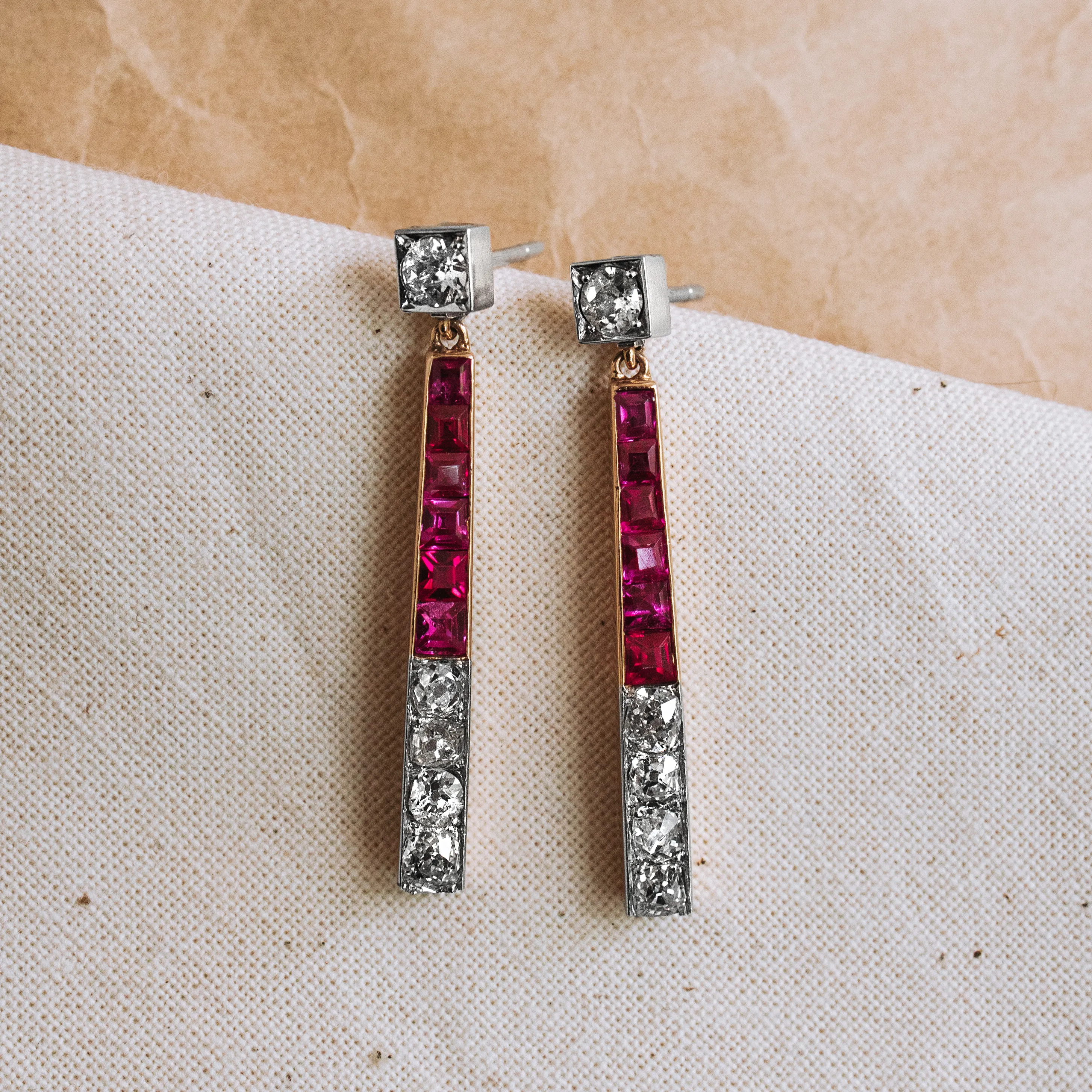 P6850 - Pendientes diamantes y rubíes 1 P6850 - Pendientes diamantes y rubíes
