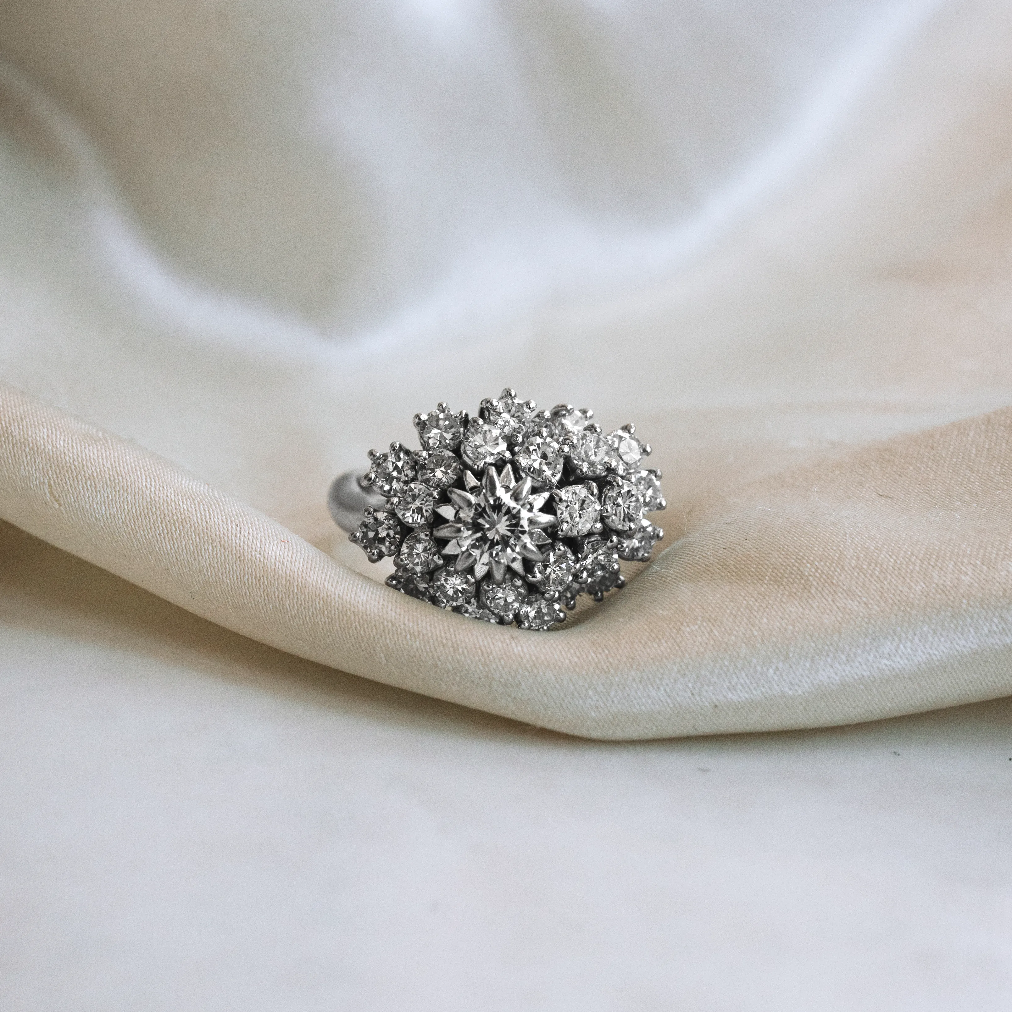 S7665 - Vintage rosette ring 1 S7665 - Vintage rosette ring