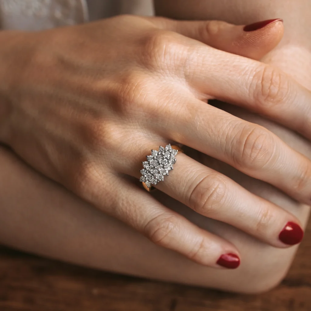 Diamond Imitations: What Is Moissanite and How Can You Tell It Apart from a Diamond? 4 roseton vintage