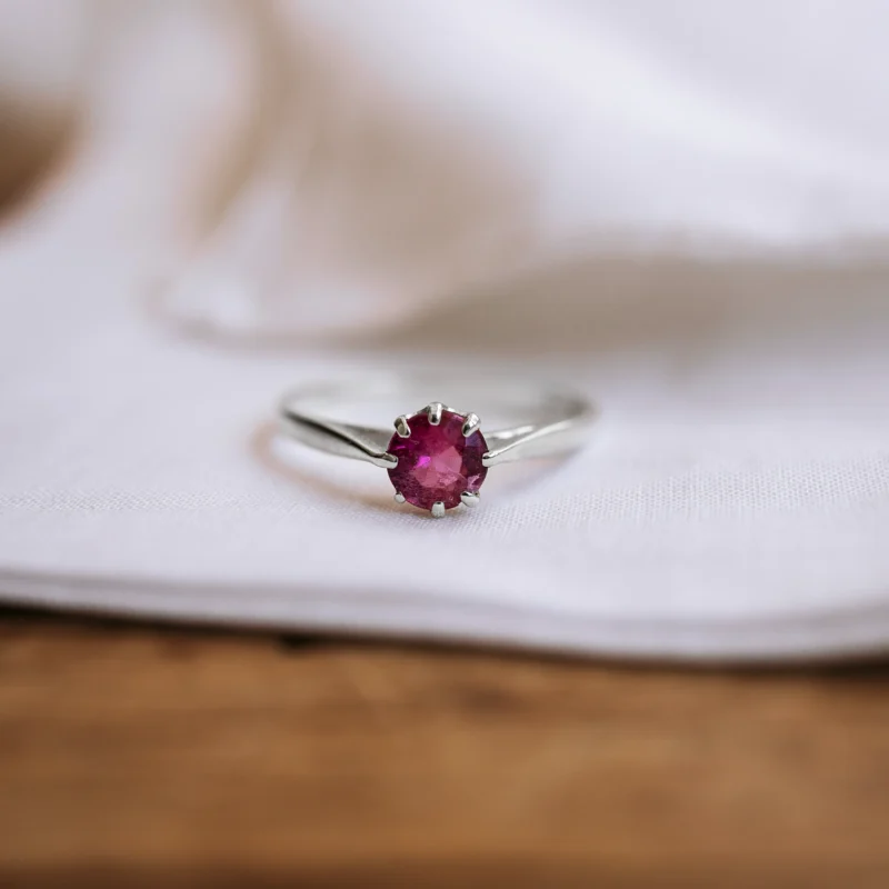 S7112 - Solitario vintage rubí