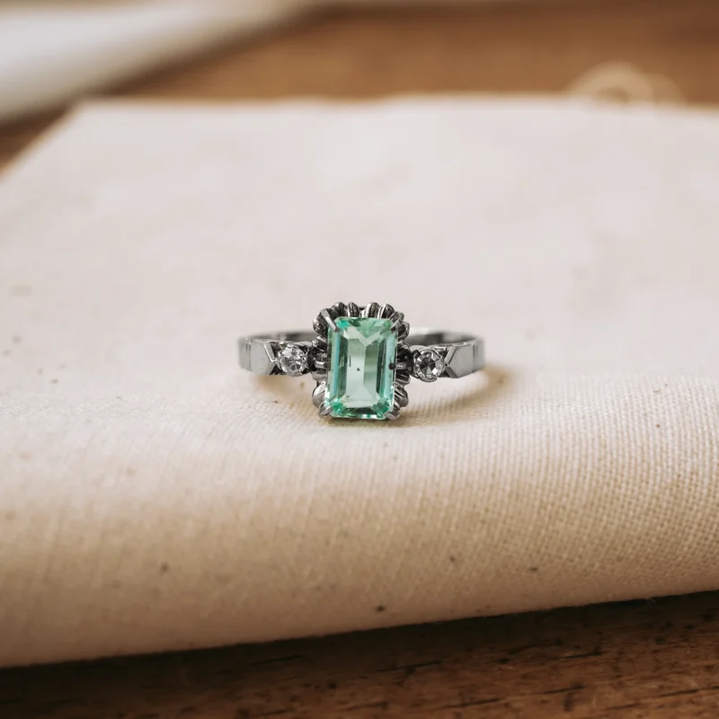 S7762 - Sortija vintage esmeralda