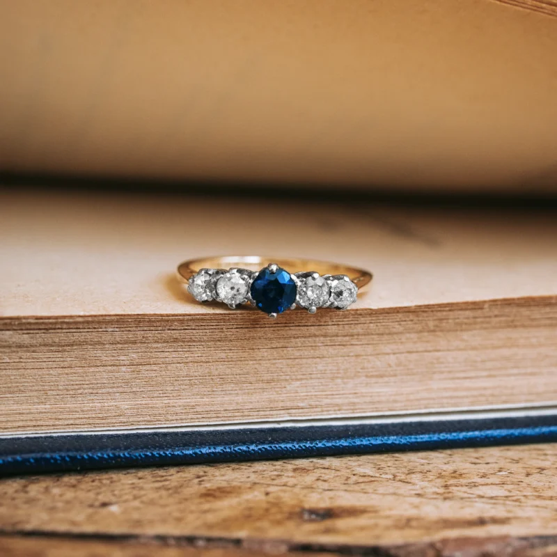 S7976 - Cinquillo zafiro y diamantes