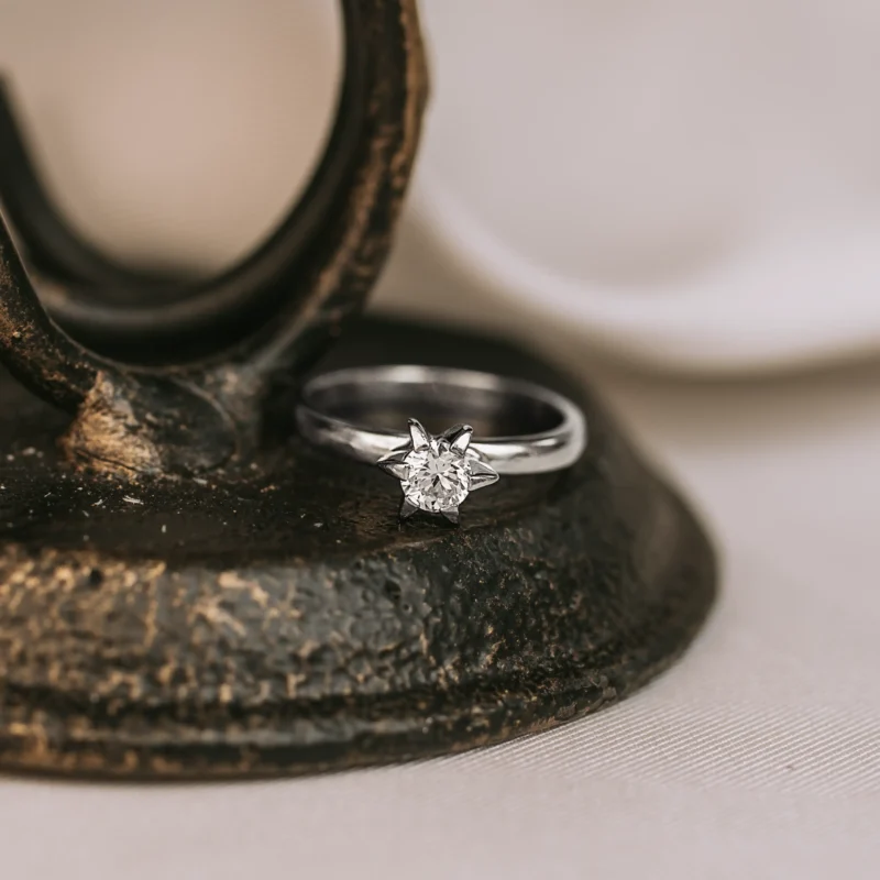 S7381 - Solitario vintage