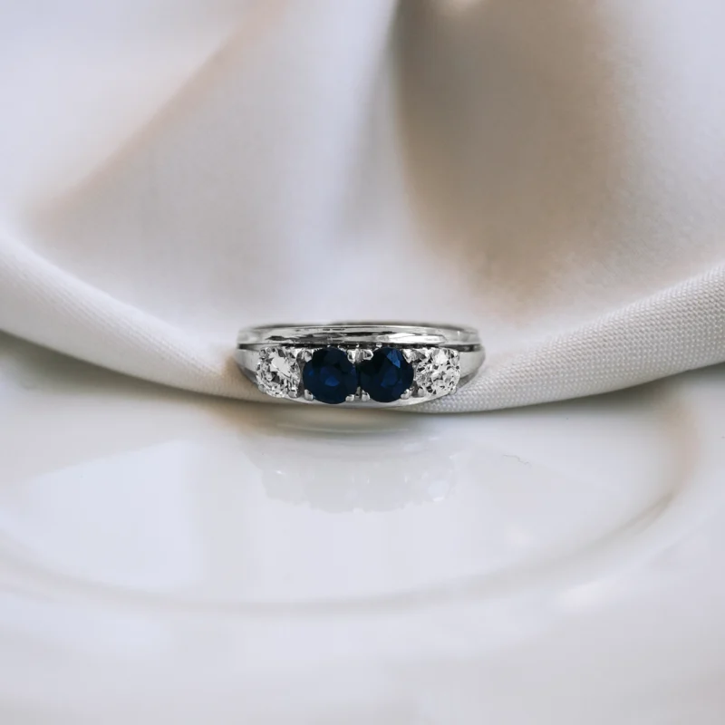 S8245 - Sortija zafiros y diamantes