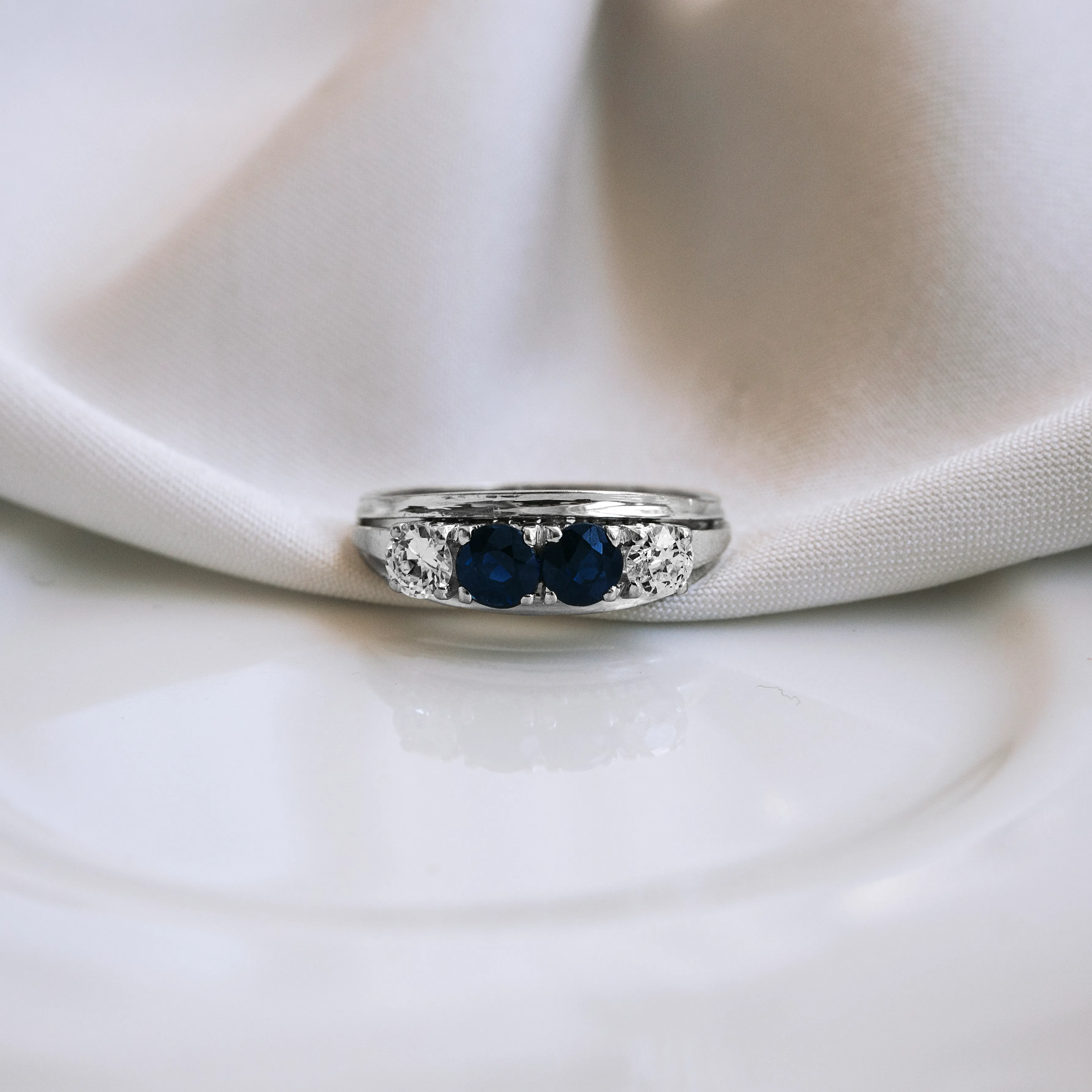 S8245 - Sortija zafiros y diamantes 1 S8245 - Sortija zafiros y diamantes