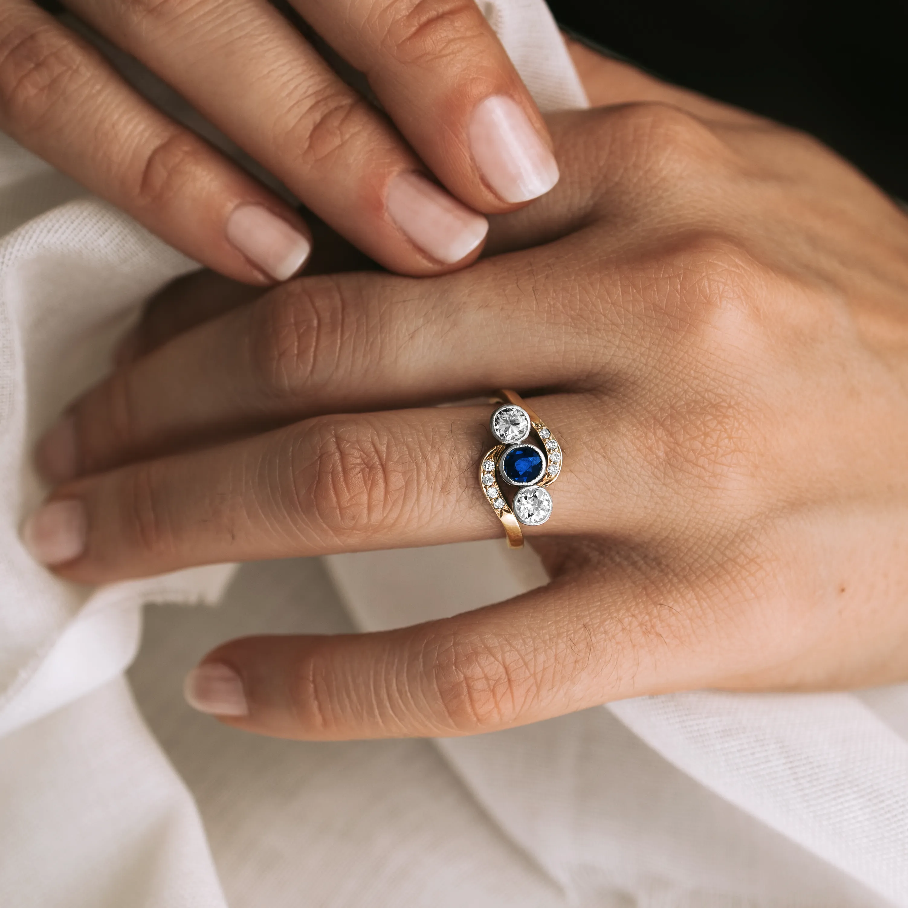 S8249 - Tresillo zafiro y diamantes 2 S8249 - Tresillo zafiro y diamantes - Imagen 2