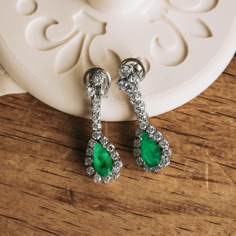 P8318 - Pendientes esmeraldas y diamantes