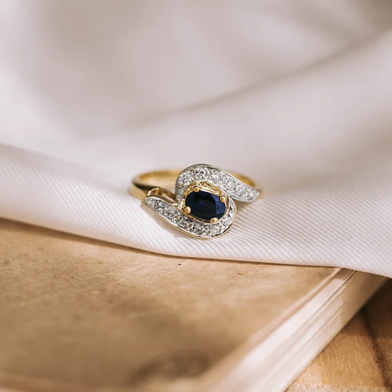 S8234 - Sortija zafiro y diamantes