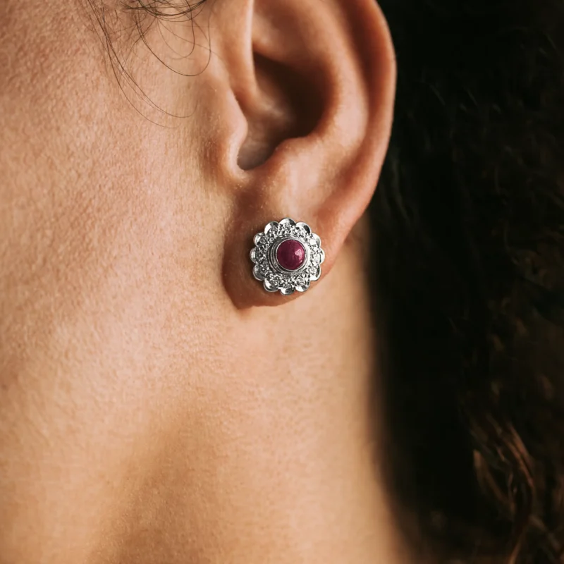 P8239 - Pendientes rosetas rubíes 4 P8239 - Pendientes rosetas rubíes - Imagen 2