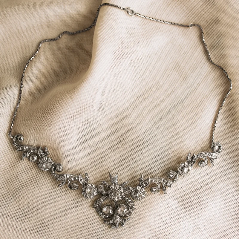 C7633 - Collar antiguo