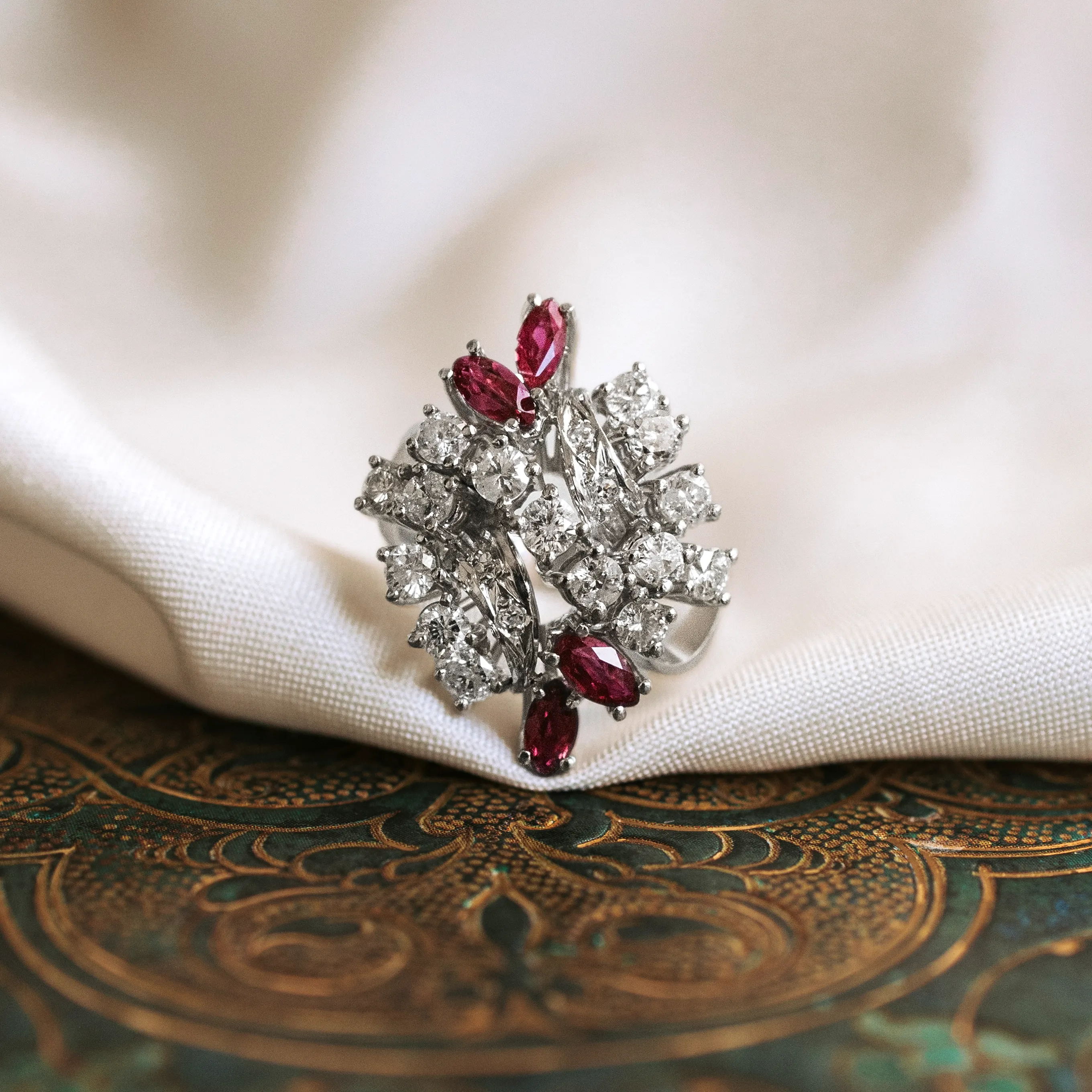 S8293 - Rosetón rubíes y diamantes 1 S8293 - Rosetón rubíes y diamantes