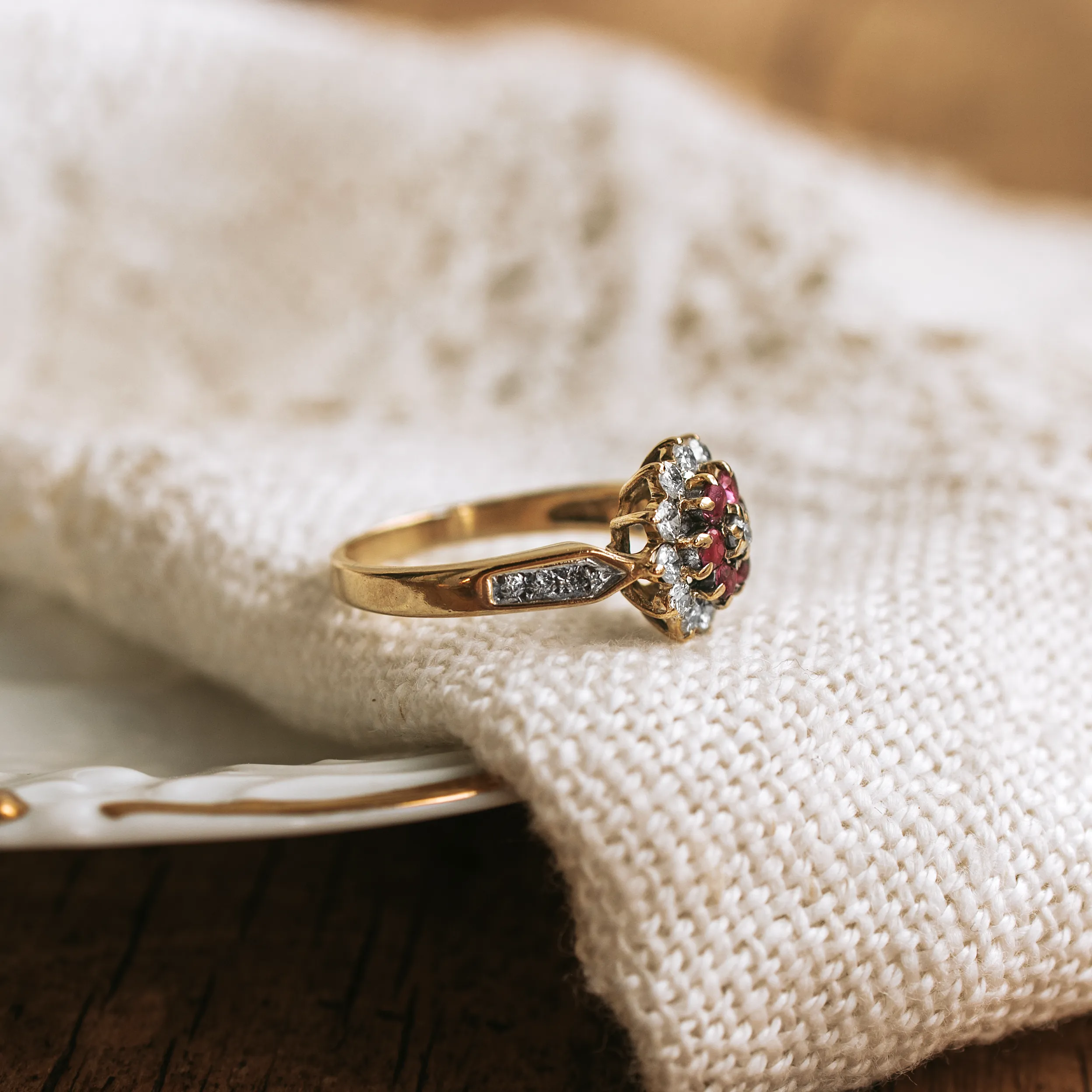 S8361 - Rosetón rubíes y diamantes 3 S8361 - Rosetón rubíes y diamantes - Imagen 3