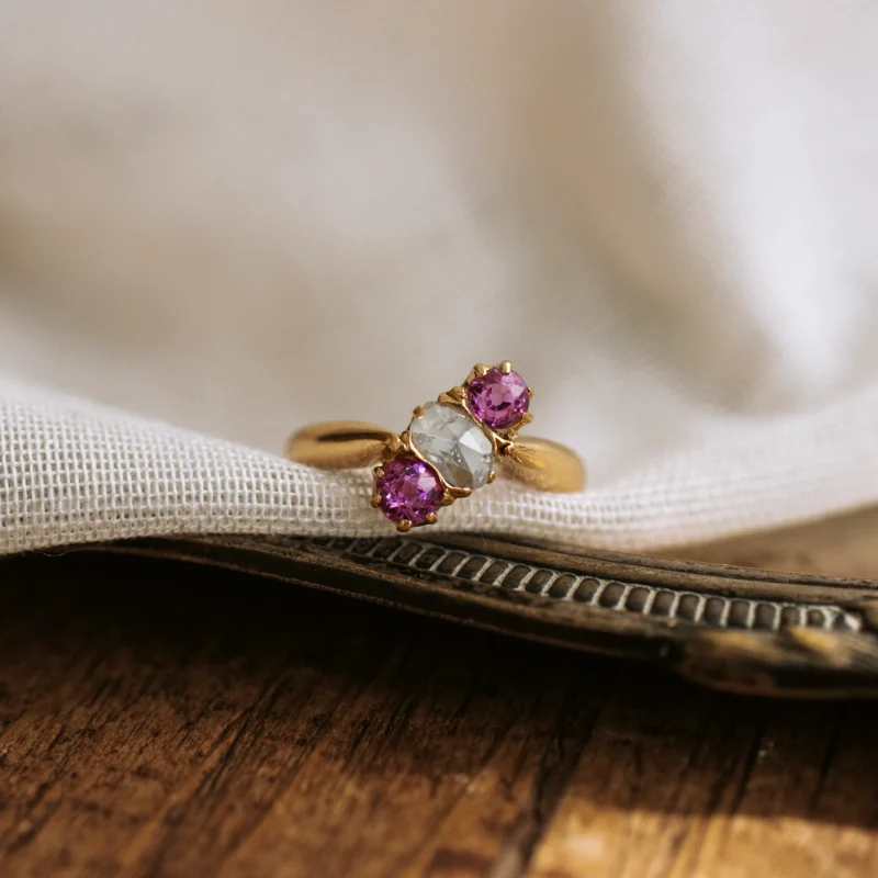 S8393 - Tresillo diamante y granates