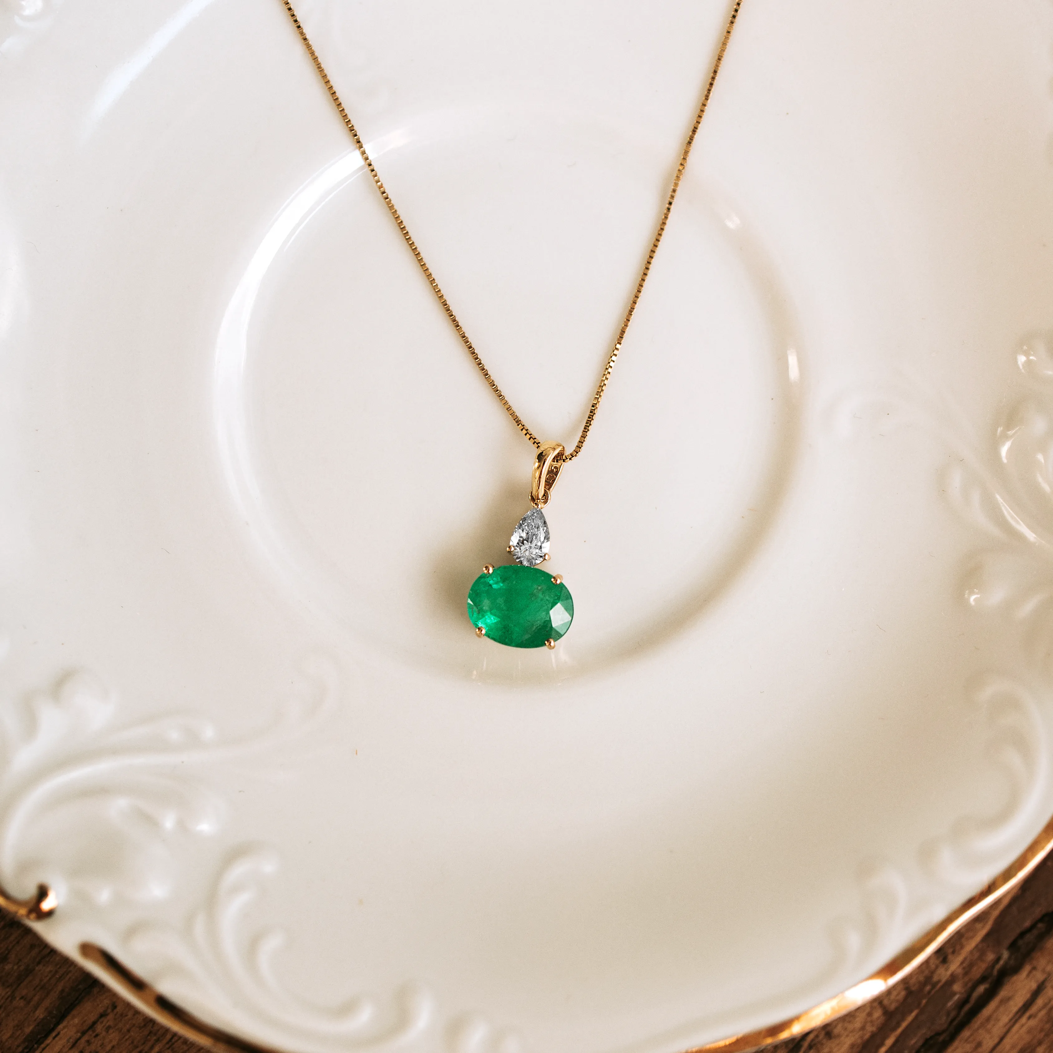 C8417 - Colgante esmeralda y diamante 1 C8417 - Colgante esmeralda y diamante