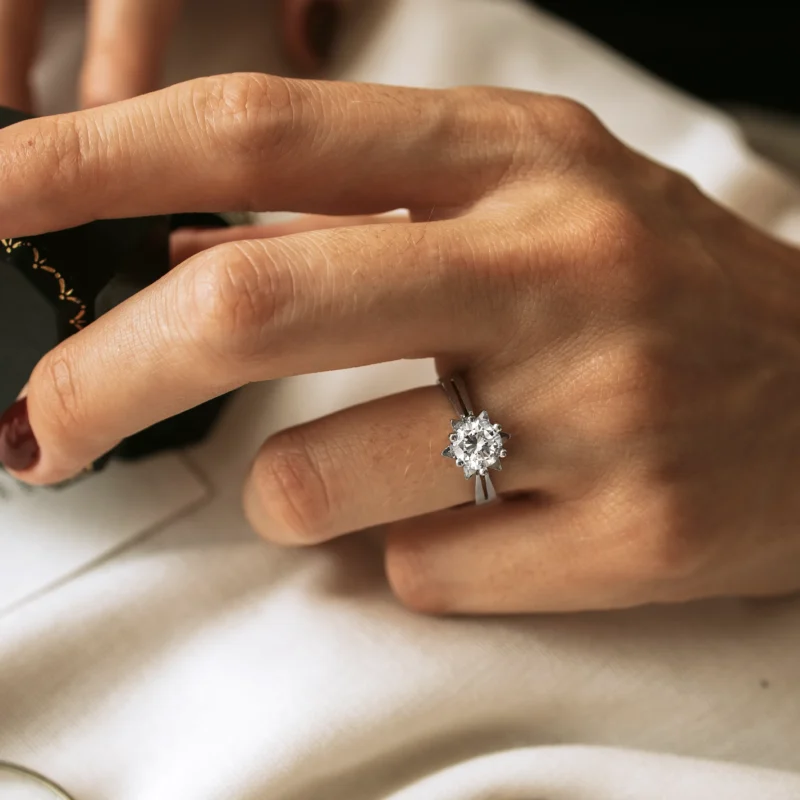 Alternative view of S8302 - Vintage solitaire ring