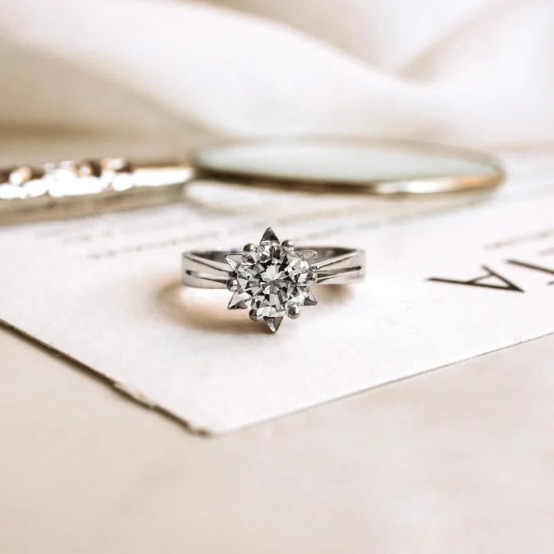 S8302 - Vintage solitaire ring