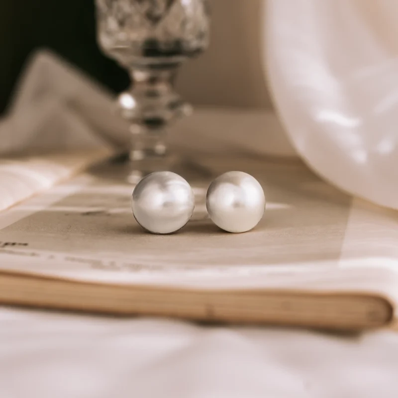 P7168 - Vintage pearl earrings