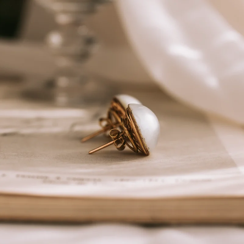 P7168 - Vintage pearl earrings - Image 3