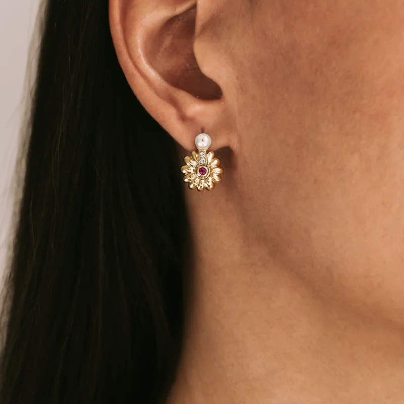 Alternative view of P7752 - Pendientes diamantes, rubíes y perlas