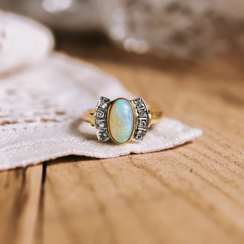 S8232 - Sortija ópalo y diamantes