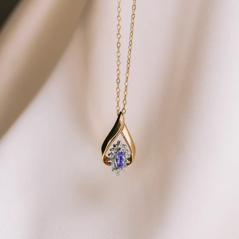 C8415 - Tanzanite and diamond pendant