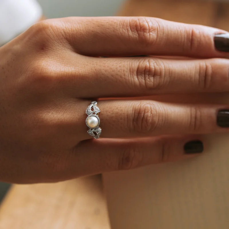 Alternative view of S6090 - Sortija perla y diamantes