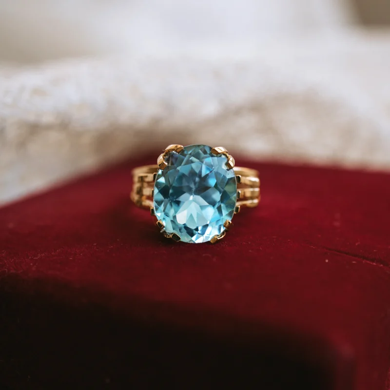 S7715 - Vintage topaz ring