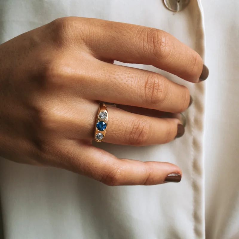 Alternative view of S8092 - Tresillo zafiro y diamantes