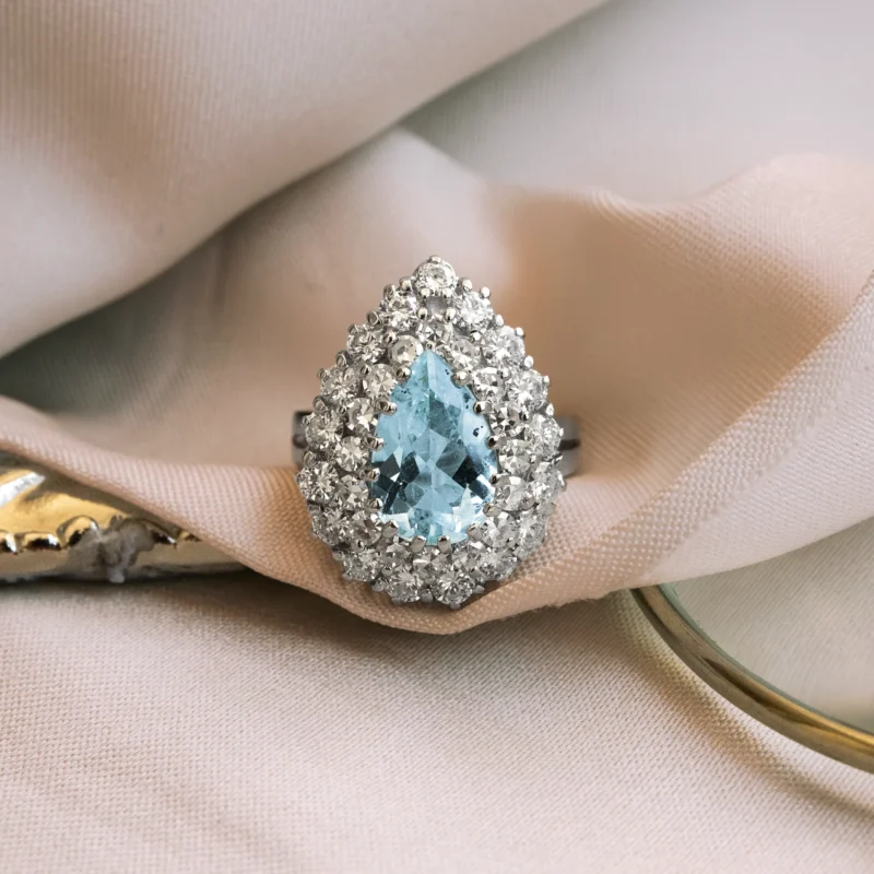 S8109 - Aquamarine and diamond cluster