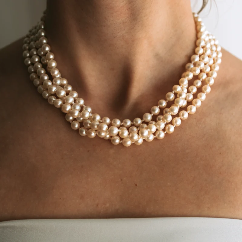 Alternative view of C8258 - Pearl Necklace